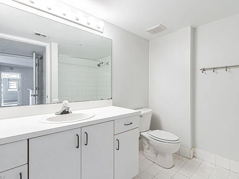 1810 Florida Club Cir #1204 — Photo 16
