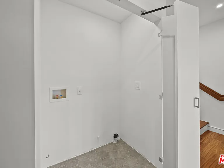 2388 Lyric Ave — Photo 38