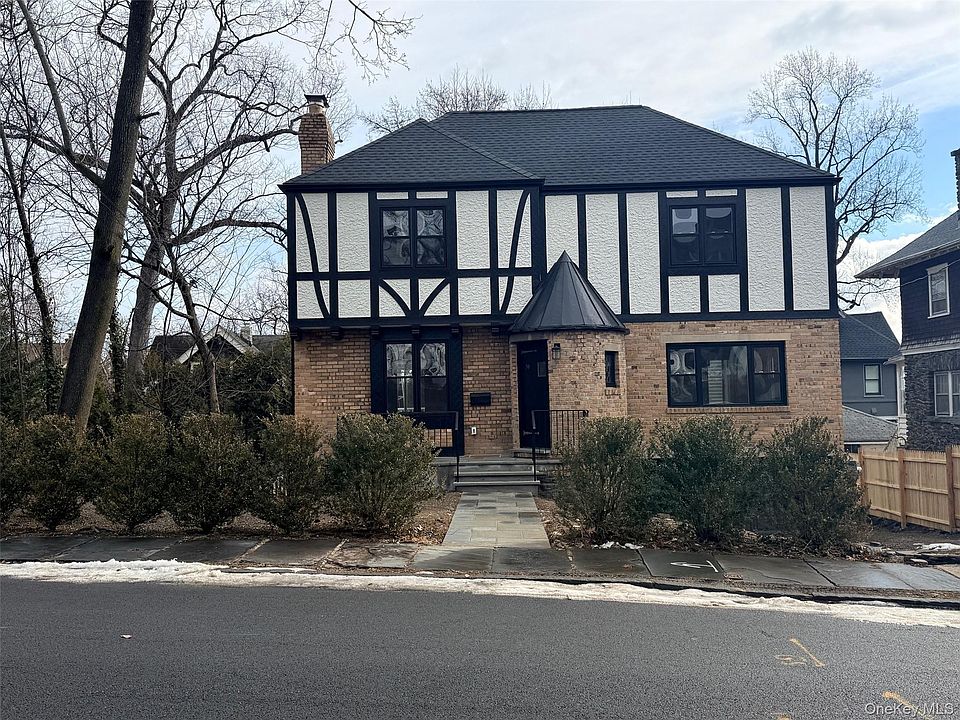 1st image of 54 Rockland Avenue