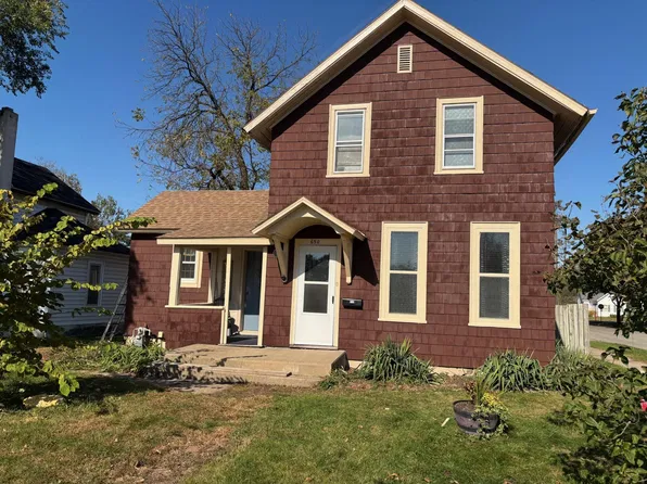 650 W 5th St, Winona, MN 55987