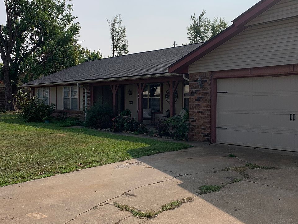 1st image of 1104 S 22nd St
