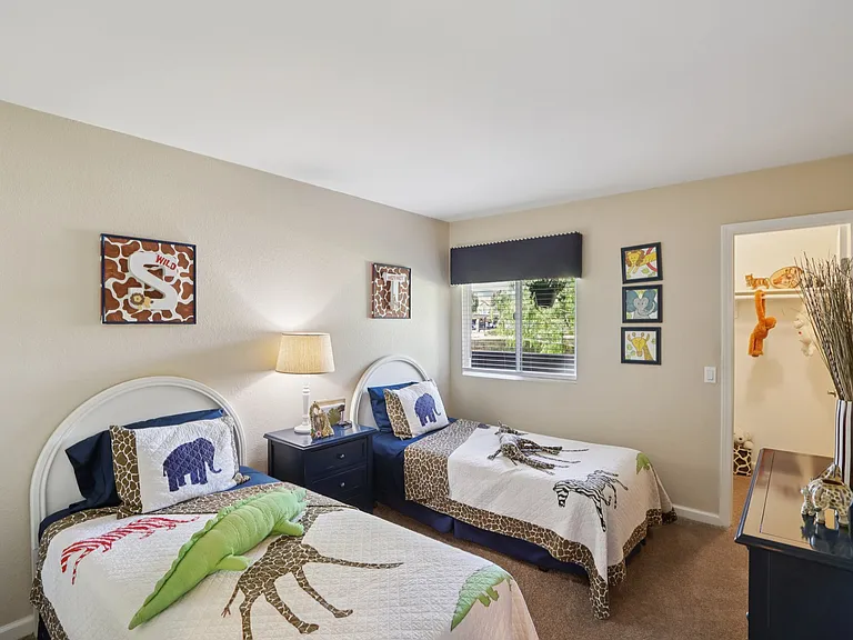 2 Bedroom 2 Bathroom Model (1,093 sqft.)

Guest Bedroom