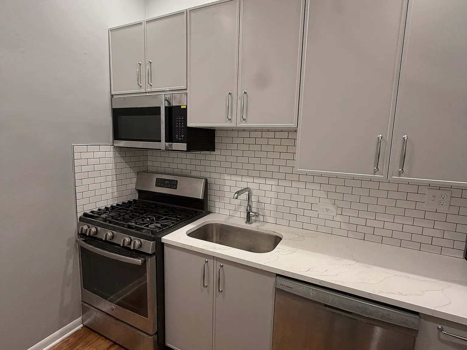 744 California Terrace — Photo 4