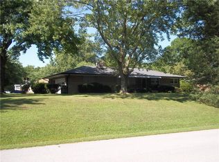 1910 Woodcrest Rd, Indianapolis, IN 46227