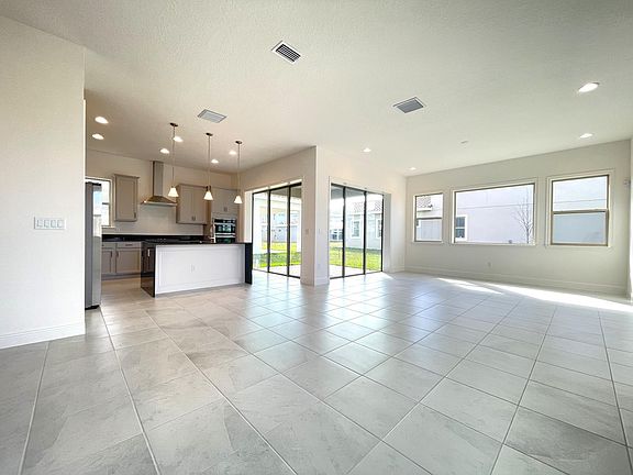5th image of 8131 Mabury Ln