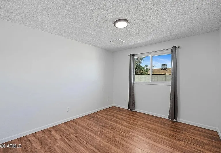 1664 E Del Rio Dr — Photo 16