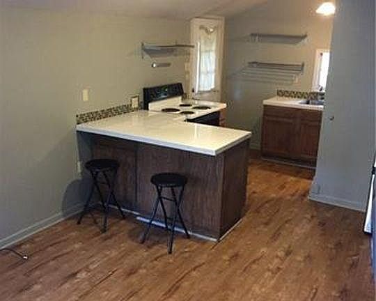 3rd image of 608 N 30th St #B