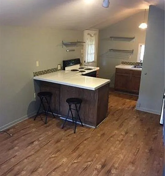 608 N 30th St #B — Photo 3