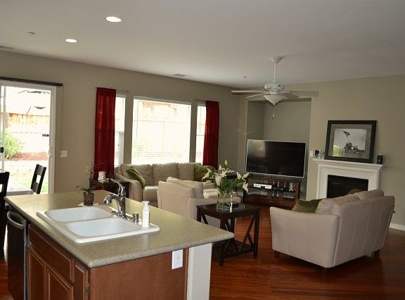5th image of 516 Eureka Dr