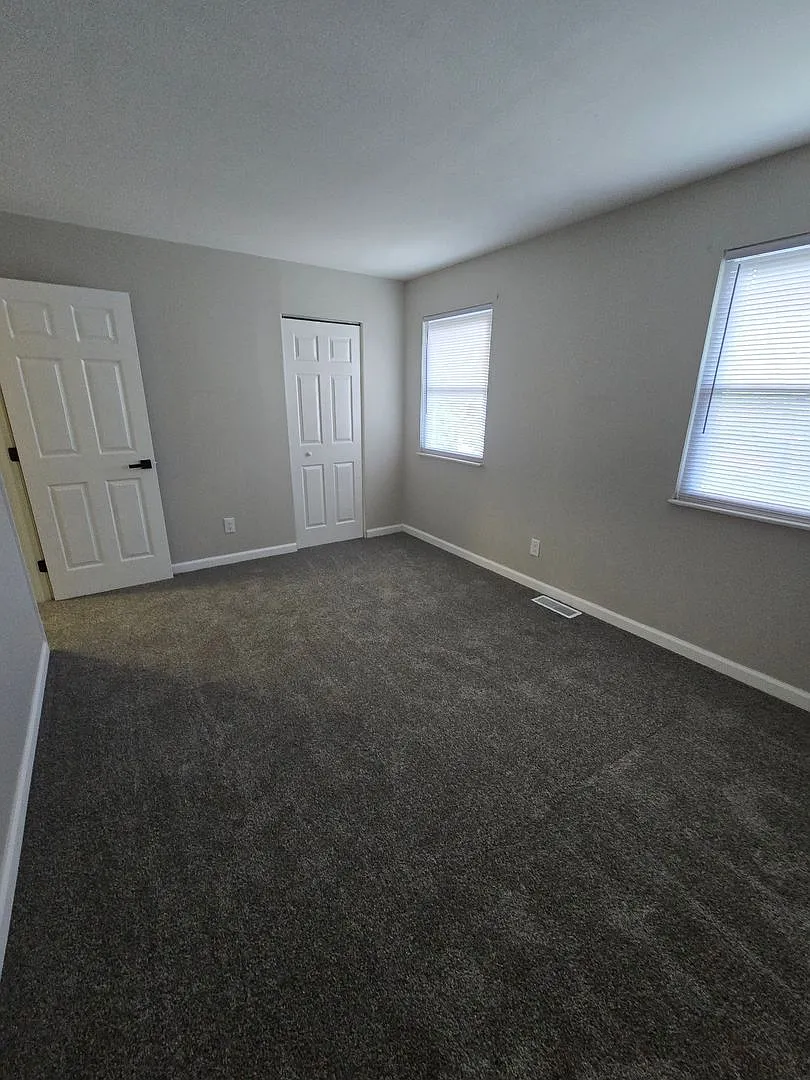 3223 Town and Country Apartments — Photo 4