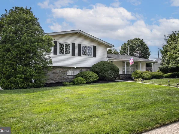 1930 Hemlock Rd W, Norristown, PA 19403