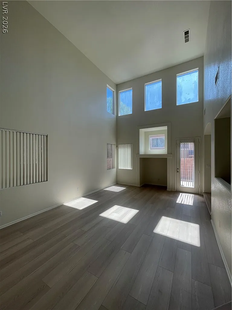 3 bed, 2.5 bath, 1772 sqft, $2,295 — Photo 3