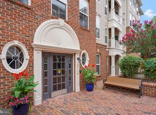 5116 Donovan Dr APT 105, Alexandria, VA 22304