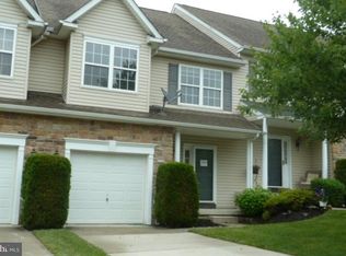 206 Hidden Dr, Blackwood, NJ 08012