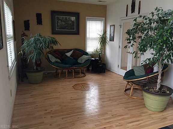 3rd image of 6702 Duck Landing Ct