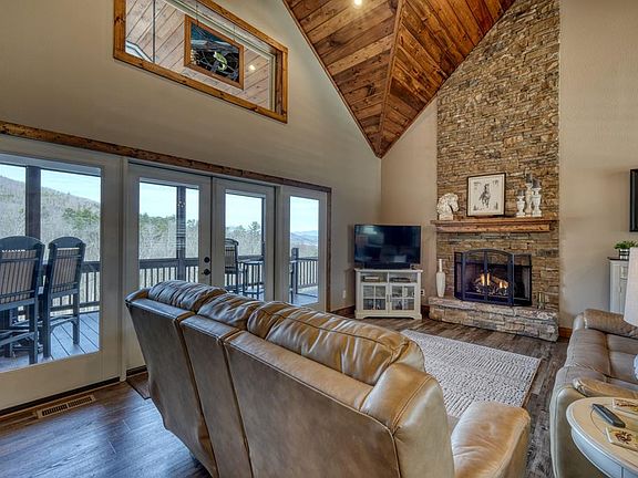 3rd image of 368 Ivy Log Heights Rd