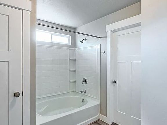 4th image of 1371 W 950th St S