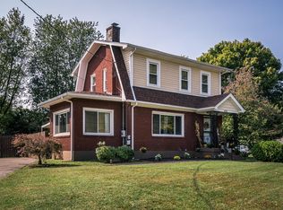 1826 Upper Hunters Trce, Louisville, KY 40216