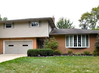 15541 Sandalhaven Dr, Middleburg Heights, OH 44130