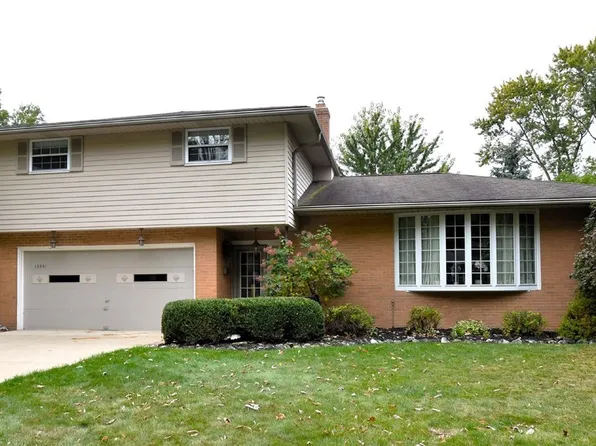 15541 Sandalhaven Dr, Middleburg Heights, OH 44130