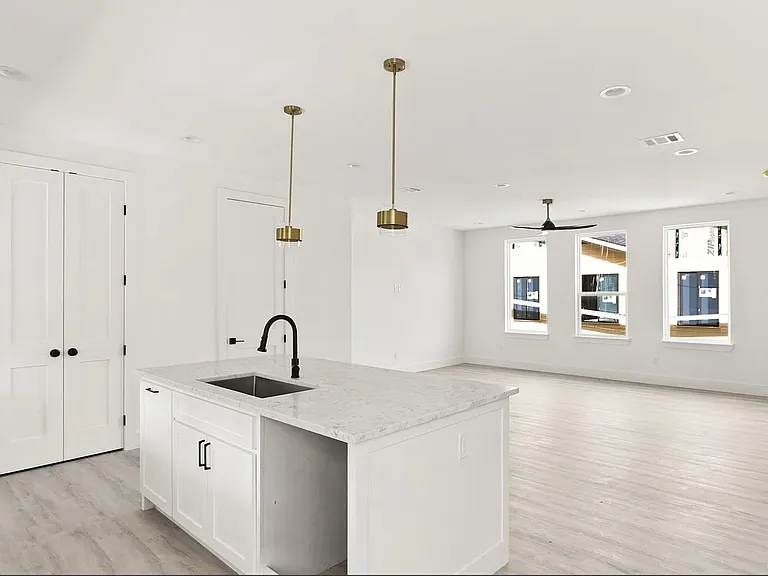 4711 Sylvester St #1 — Photo 14