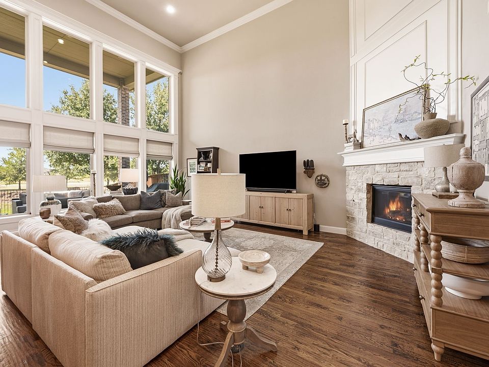 1st image of 324 Riverdance Way