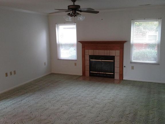 3rd image of 1178 Creekview Ct