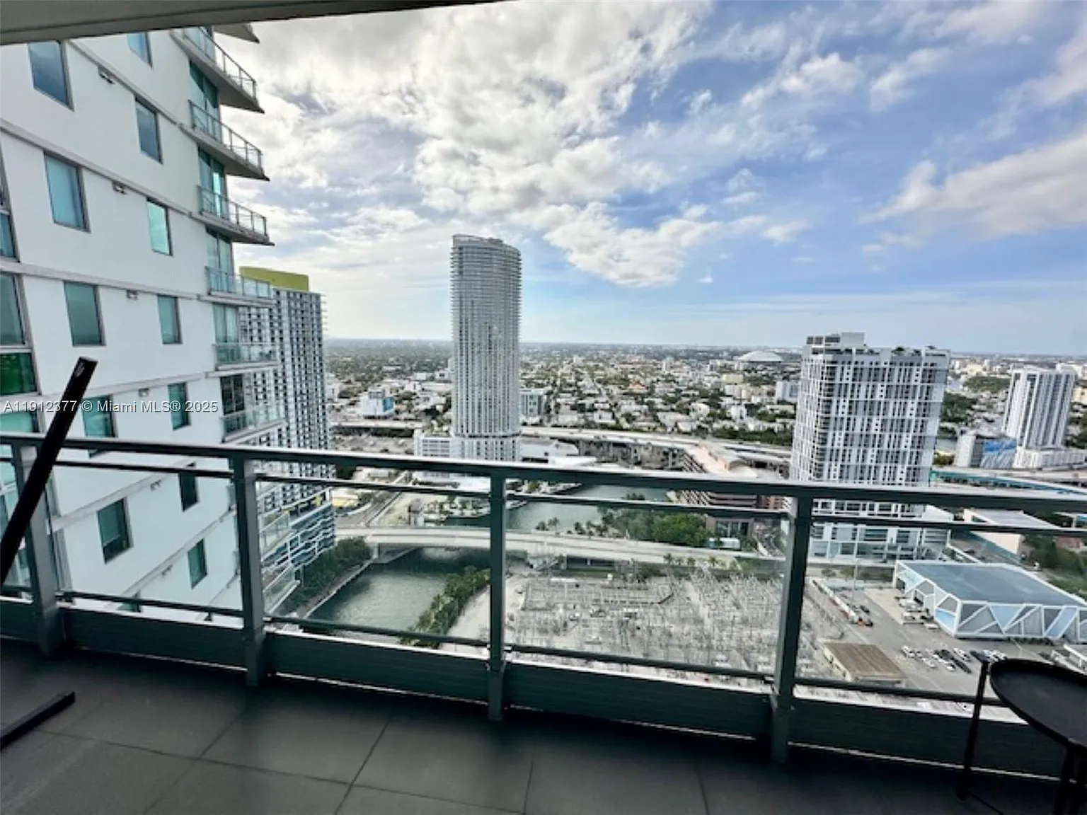 1 bed, 1.5 bath, 789 sqft, $3,100 — Photo 3