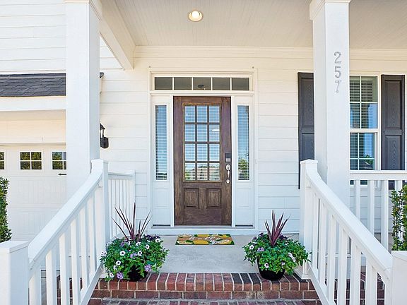 3rd image of 257 Pointe Park Cir