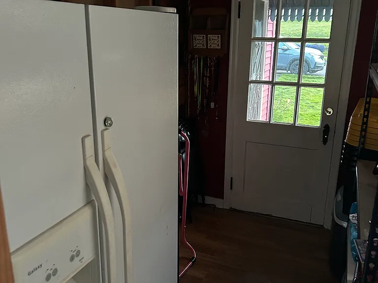 945 Fowler St — Photo 17