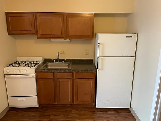Riverview Apartments — Photo 14