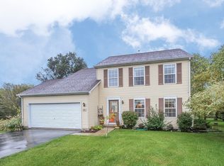 836 Hunters Ridge Dr, Genoa City, WI 53128