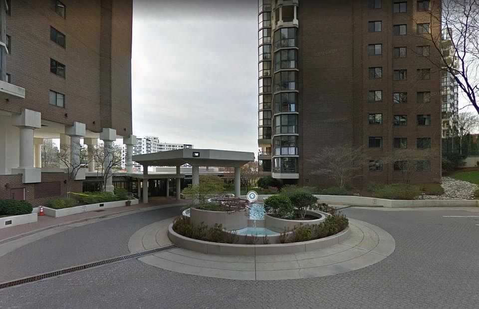 1st image of 1600 N Oak St APT 1502