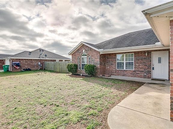 5th image of 1071 Maplewood Dr