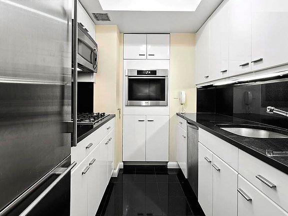 3rd image of 106 Central Park S APT 23F