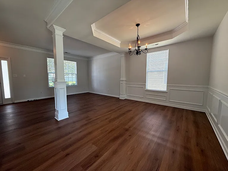 3700 Herkimer Dr — Photo 7