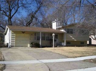 7306 Larsen St, Shawnee, KS 66203