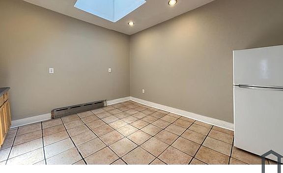 2nd image of 4914 Lancaster Ave Unit 2F