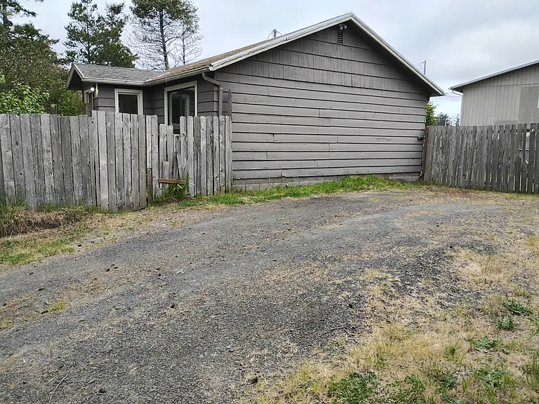 3813 S Coast Hwy — Photo 24