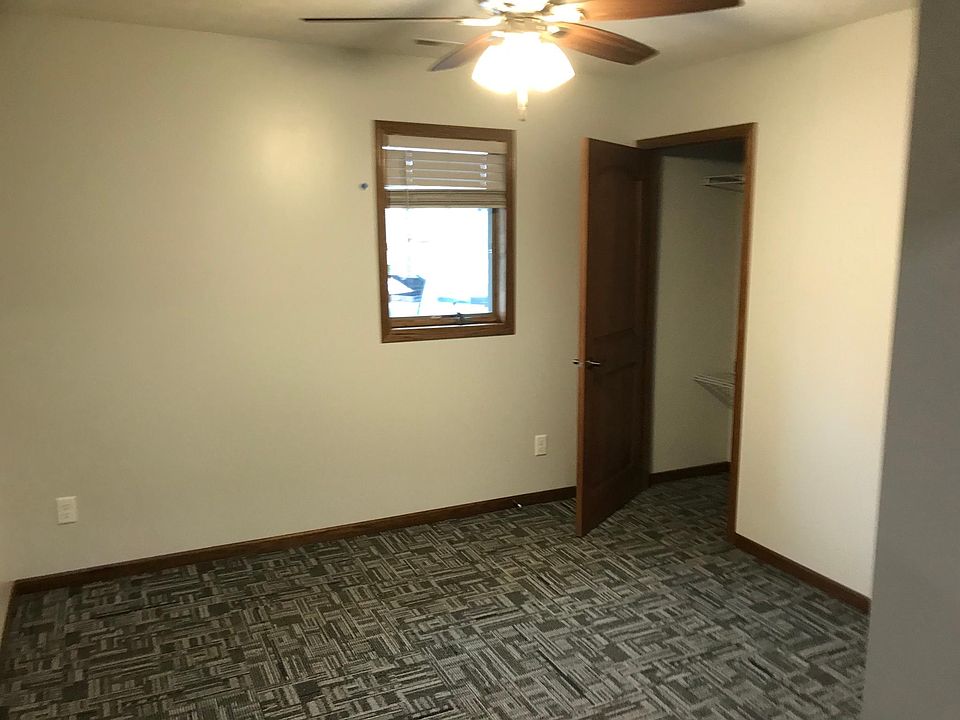 1st image of 309 E 7th St