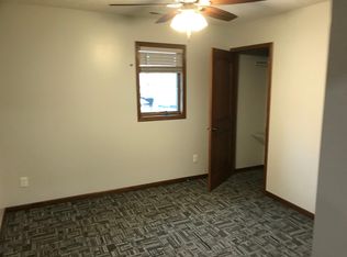 309 E 7th St, Fairfield, NE 68938
