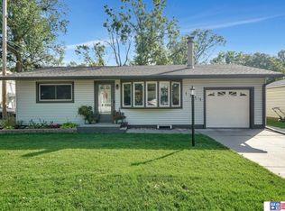 1711 Rancho Rd, Lincoln, NE 68502