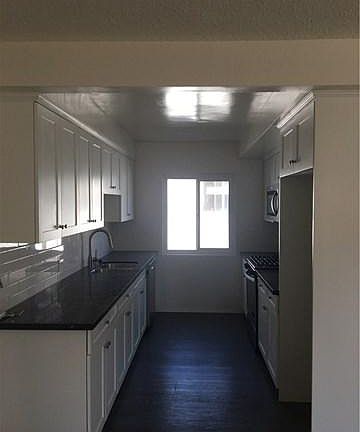 4th image of 4821 W 117th St
