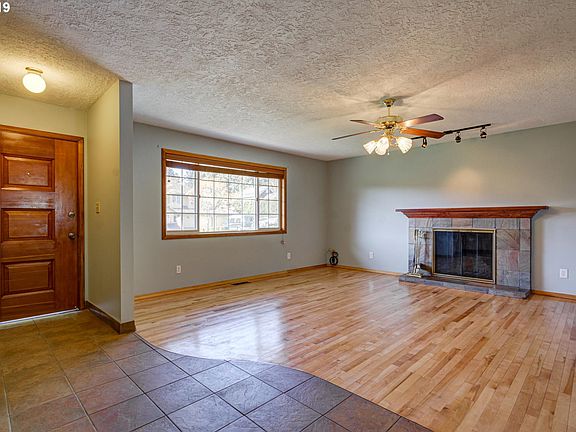 5th image of 12717 NE 2nd Ave