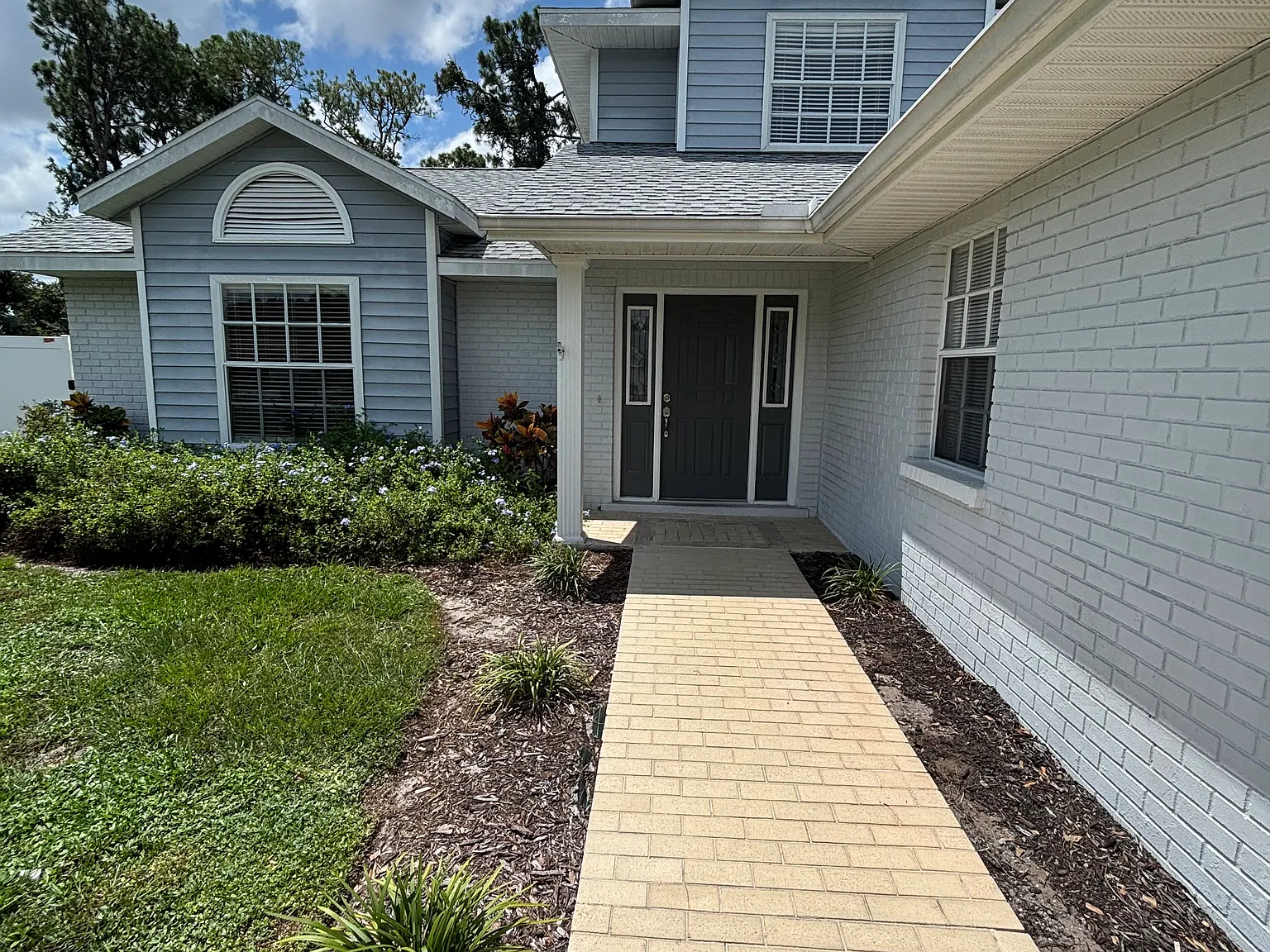 4 bed, 2.5 bath, 2526 sqft, $4,950 — Photo 2