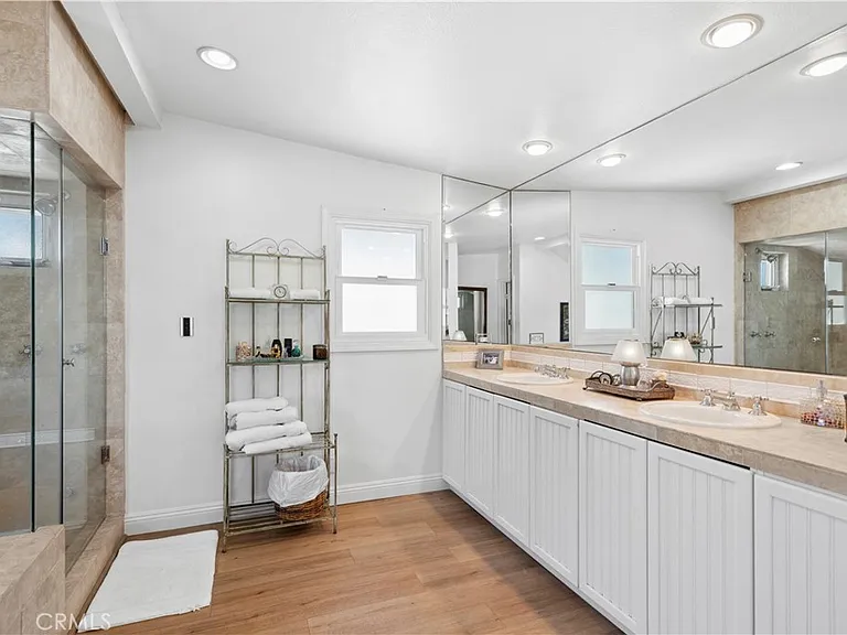 540 De Anza Dr — Photo 12