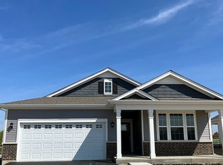 2520 Redwood Trl, Wonder Lake, IL 60097