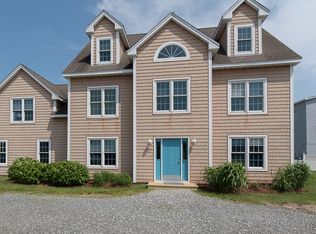7 Defelice Rd, Narragansett, RI 02882