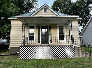 212 N Linden St, Clinton, IL 61727