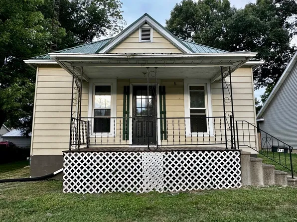212 N Linden St, Clinton, IL 61727